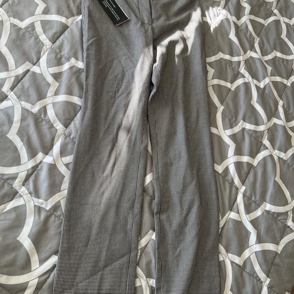 New Aritzia Size 2 - Picture 3 of 3